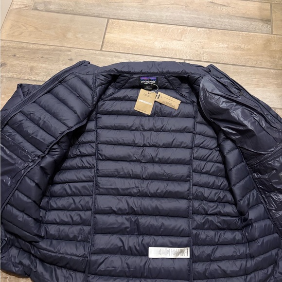 Patagonia Women's Down Sweater jacket in a navy blue color XL New with tags - Picture 7 of 12